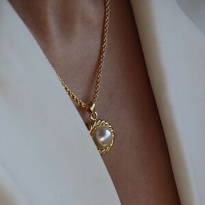 18K Gold Plated and Pearl Pendant Necklace